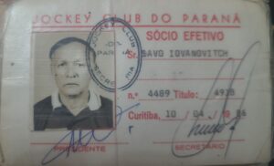 Carteira do Jockey Club do Paraná, - Sócio Efetivo de Savo Iovanovitch. Curitiba, 10 de abril de 1986​.