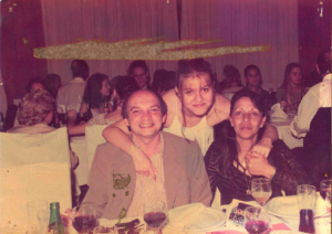 Claudio, Tatiane e Neiva. Formatura de 2º grau de Tatiane, em 1999, no restaurante Madalosso.